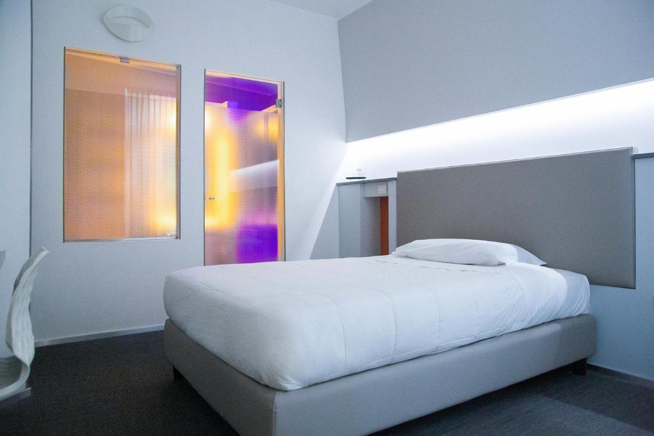 Executive Inn Boutique Hotel Бриндизи Экстерьер фото