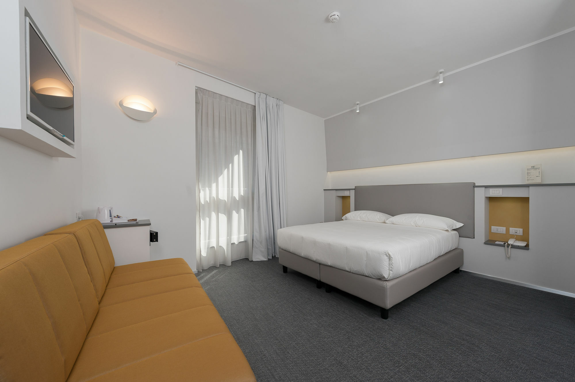 Executive Inn Boutique Hotel Бриндизи Экстерьер фото