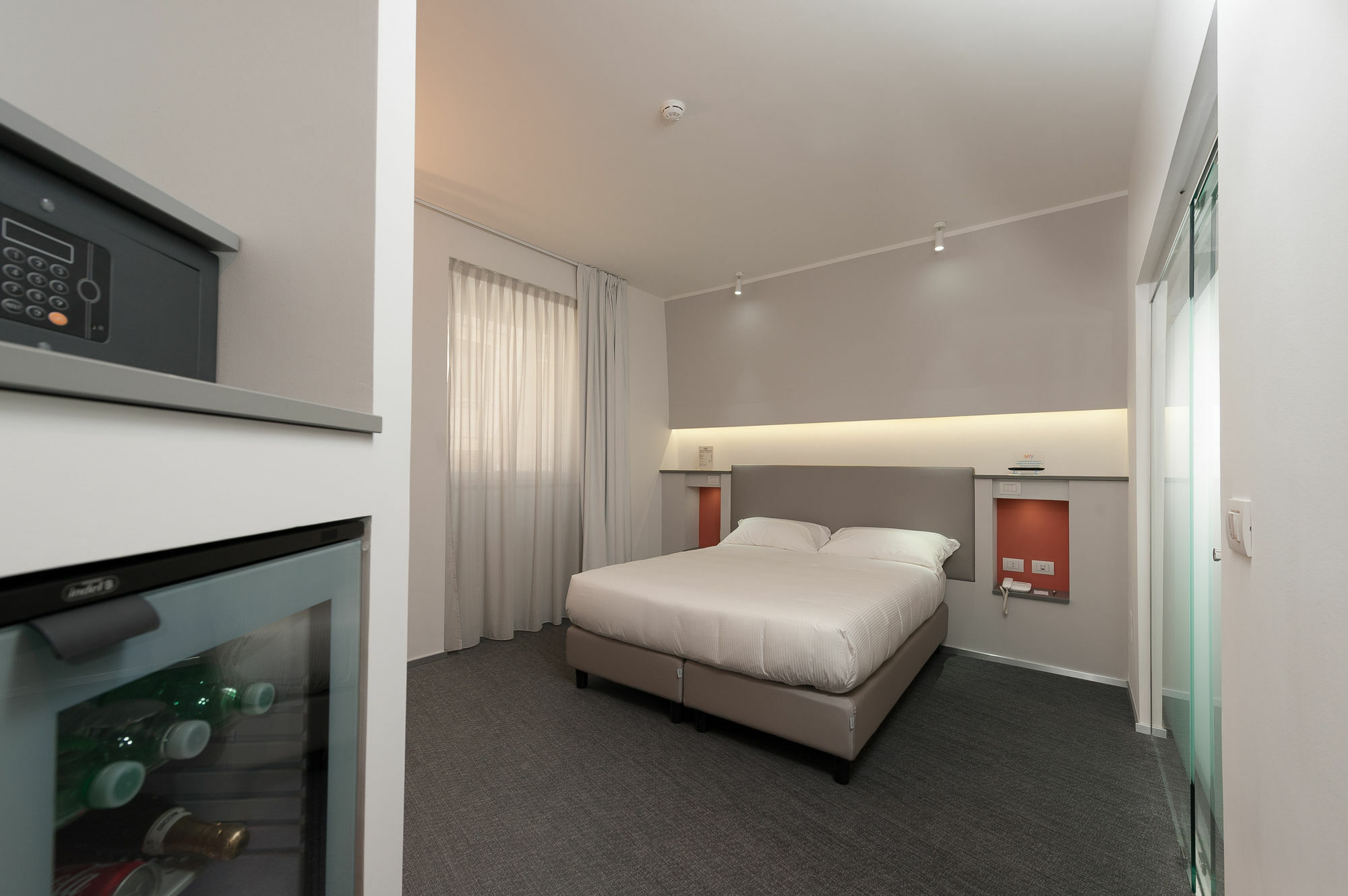 Executive Inn Boutique Hotel Бриндизи Экстерьер фото